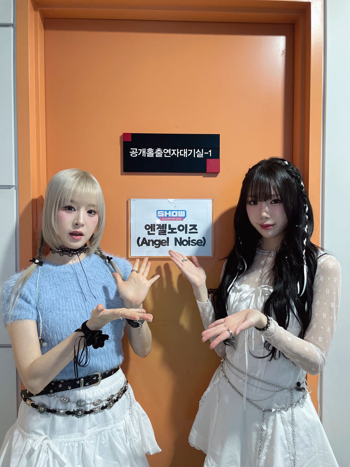 신예 걸밴드 엔젤노이즈, 성공적 음악방송 데뷔... 신선한 감성으로 주목