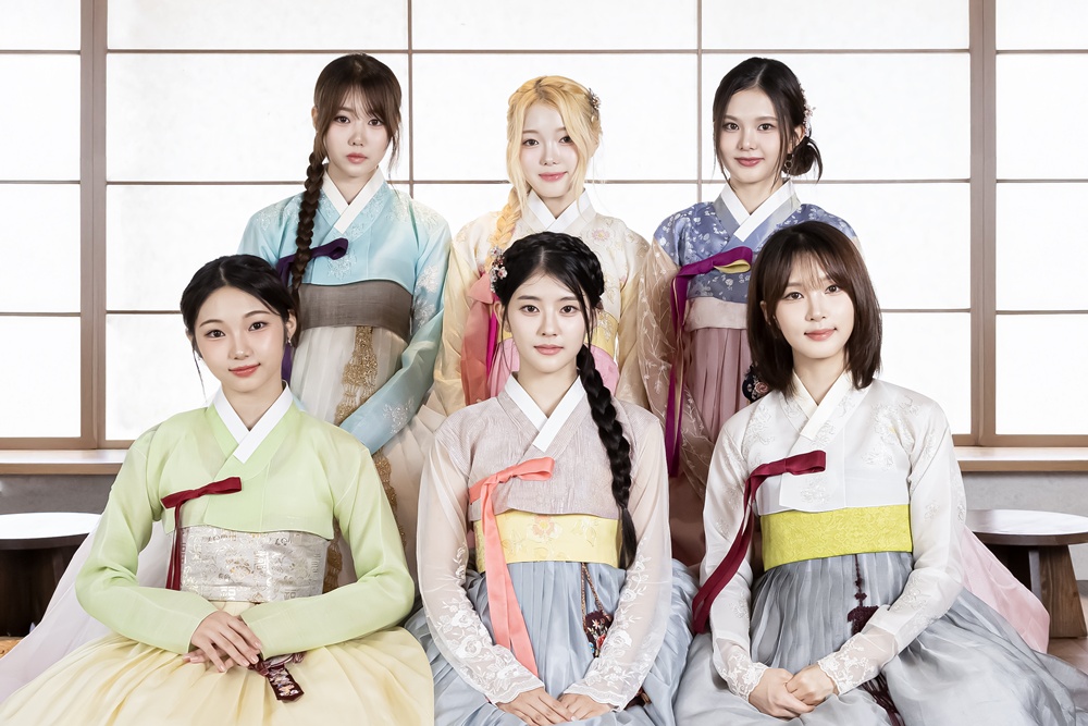 키라스, 한복 입고 전한 첫 추석 인사에 팬들 ‘심쿵’